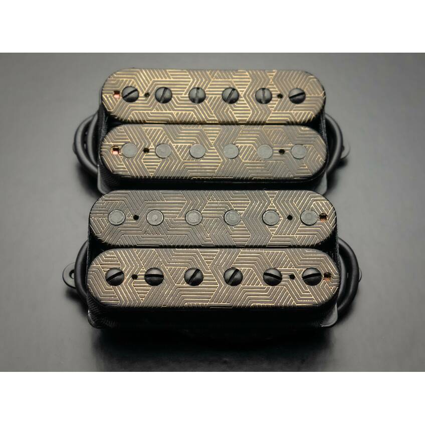 Bare shops Knuckle Ragnarok Humbucker Gold Black Bolts OVP!